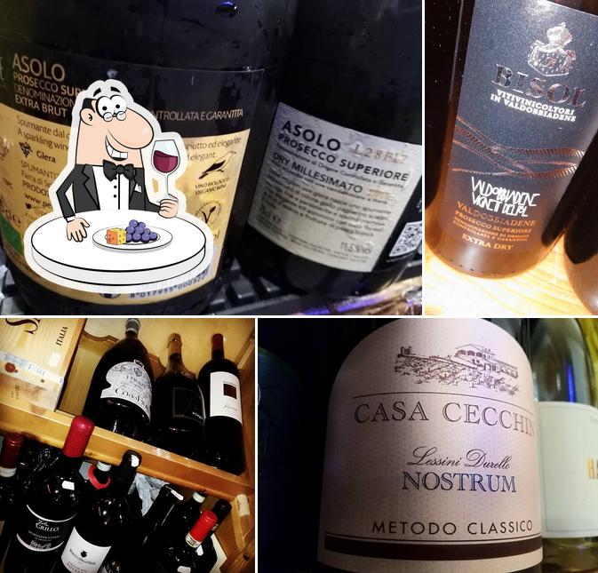 È gradevole bersi un bicchiere di vino a 500wines Caorle