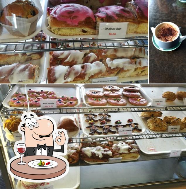 Las imágenes de comida y bebida en Savan's Bakery
