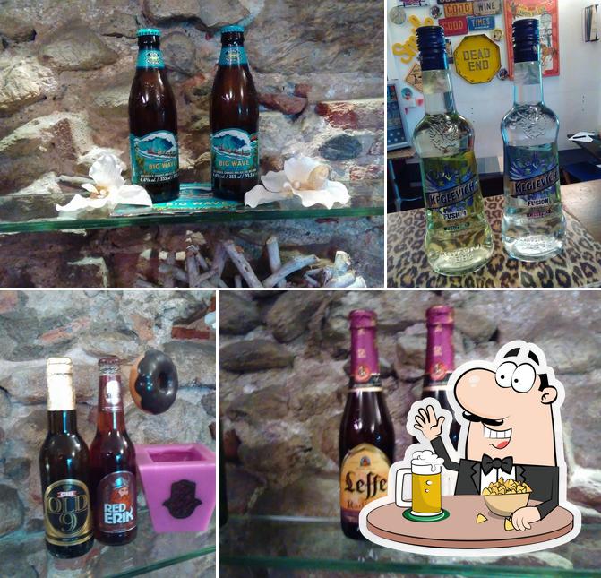 Puoi prenderti un rinfrescante bicchiere di birra chiara o scura