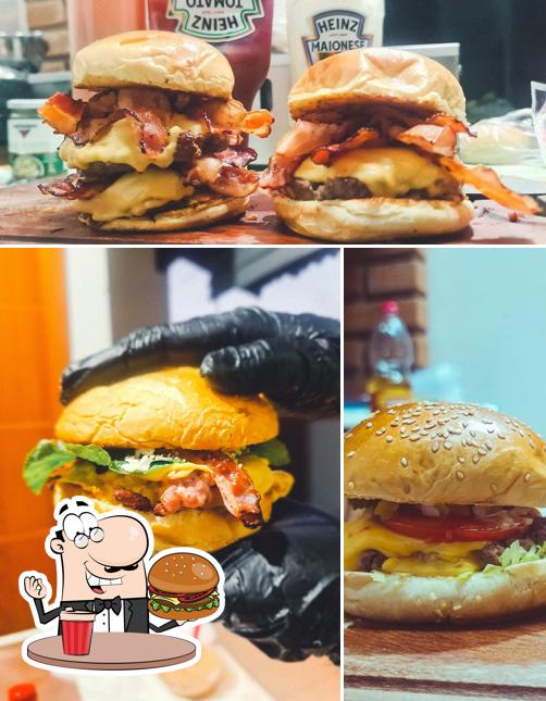 Delicie-se com um hambúrguer no Fio's Best Burger - Mesas - Delivery - Retirada