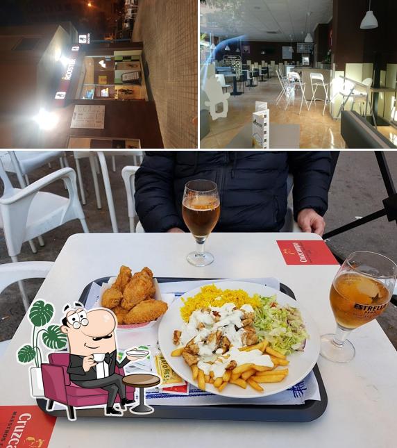 Check out how Mr Rooster kebab xativa looks inside