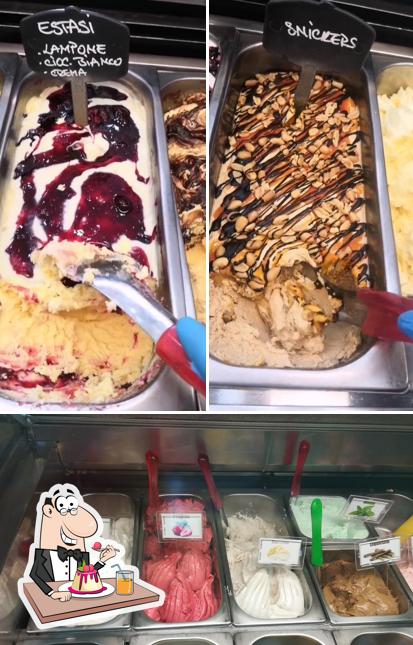 Gelateria Sabry serve un'ampia varietà di dolci