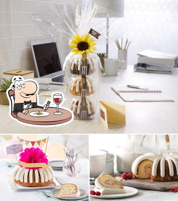 Las fotos de comida y interior en Nothing Bundt Cakes