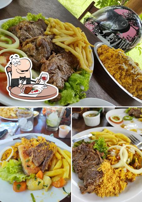 Get meat dishes at Restaurante Casa de Praia