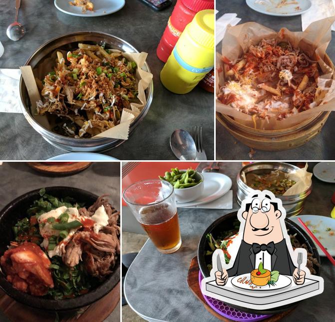 Еда в "East Village Asian Diner"