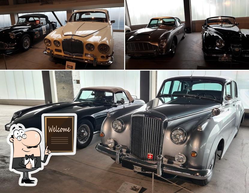 Regarder la photo de Museum Pantheon Basel - Forum for vintage cars