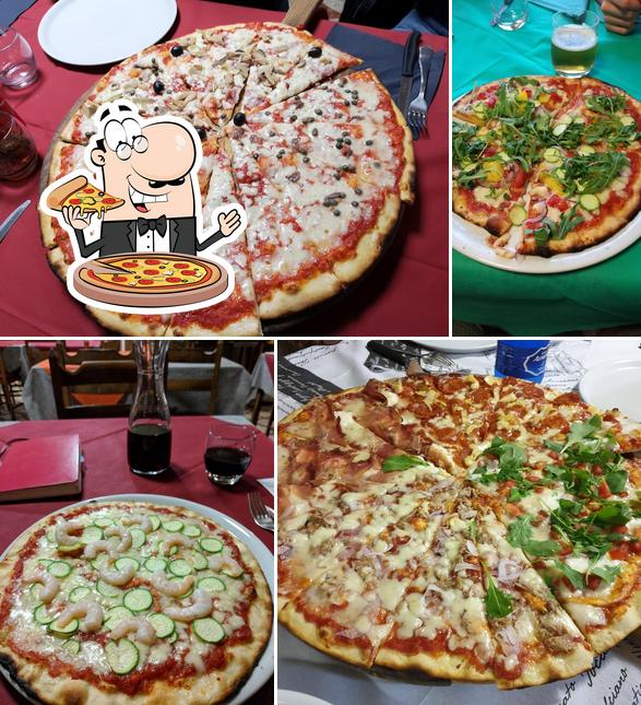 Scegli una pizza a PIZZERIA IL TAVOLELLO