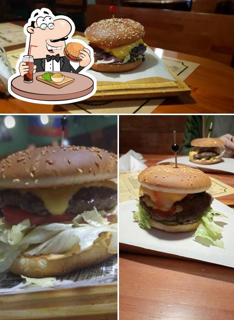 Попробуйте гамбургеры в "Pitstop Burger"