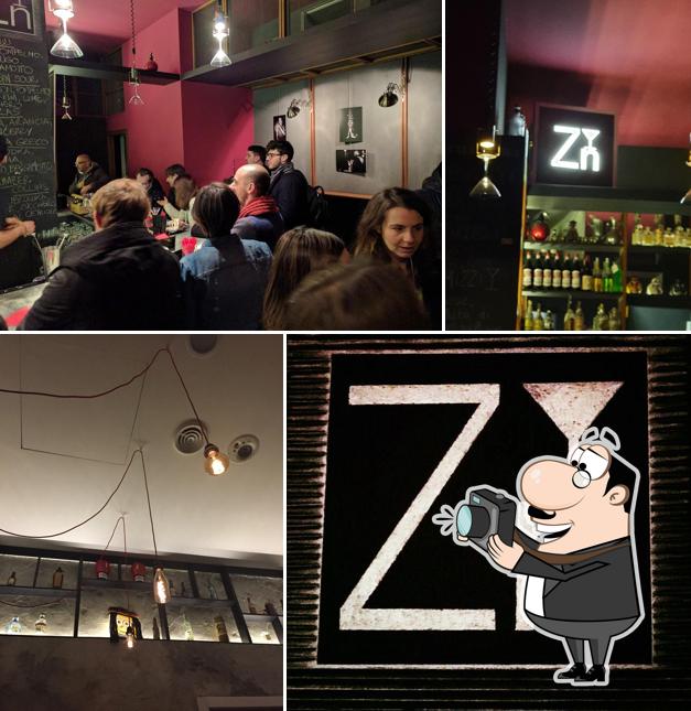 Regarder l'image de zinc bar milano