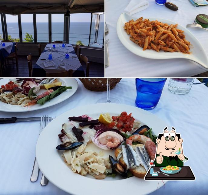 Ristorante Le Pantere al Blu Sorrento si caratterizza per la cibo e interni