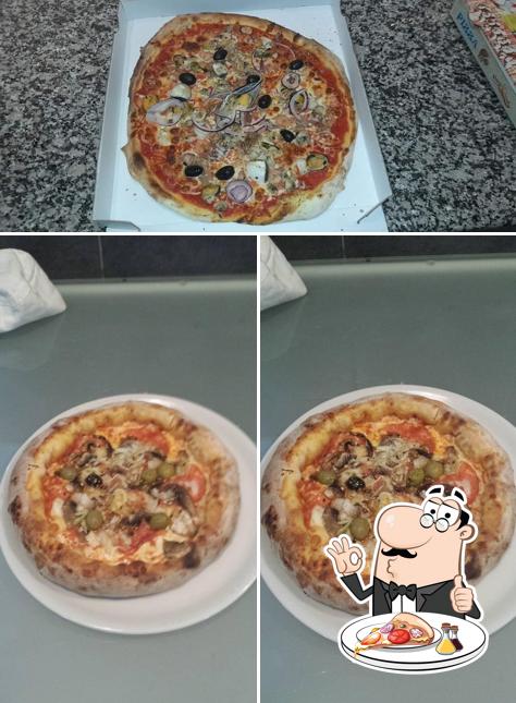 Commandez des pizzas à Pizzeria La Casa