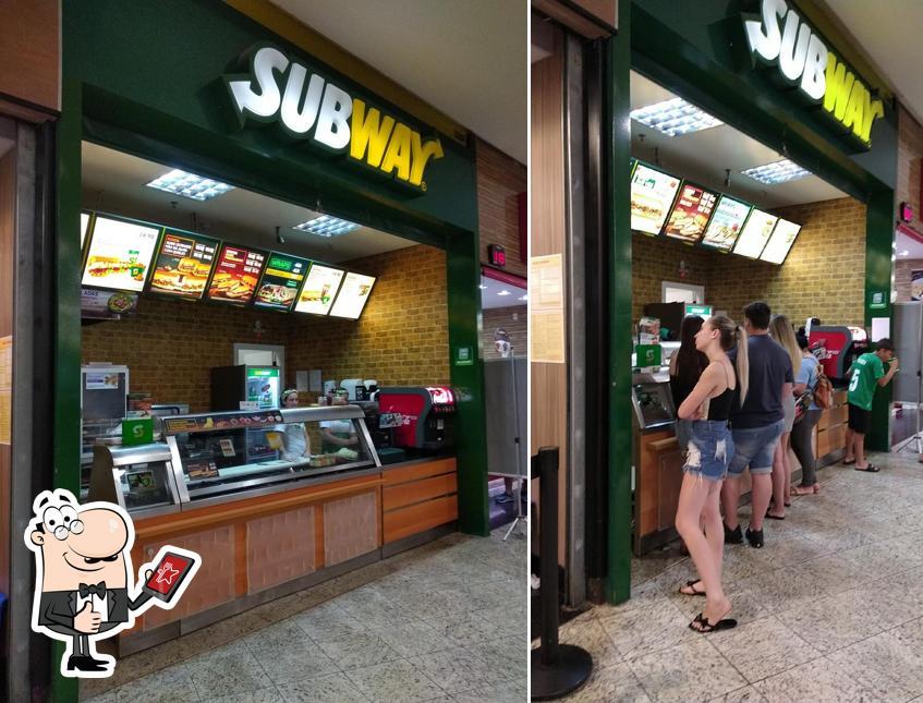 Look at this picture of Subway