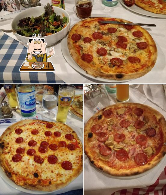 Scegli una pizza a La Vecchia Fattoria