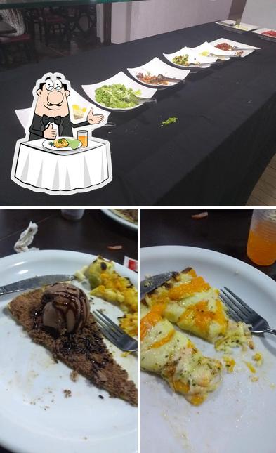 Comida em Pizzaria Panorâmico