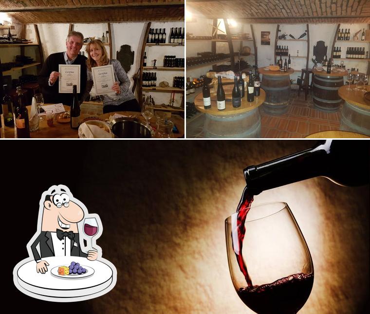 Il est fort sympathique de prendre un verre de vin à Wine Tasting Bled - Slovenian Wine