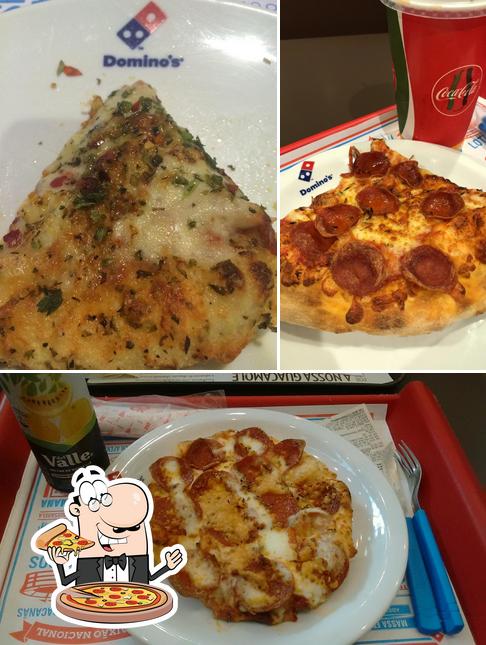 Escolha pizza no Domino's Pizza