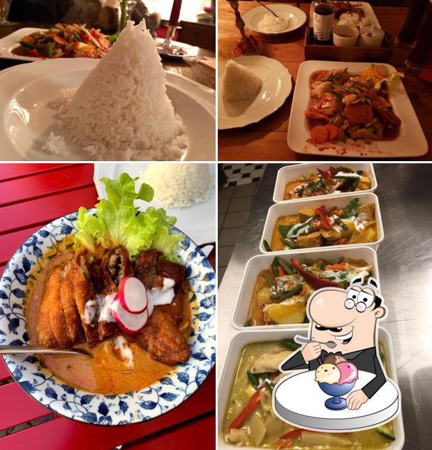 Закажите один из десертов в "Mei Thai Restaurant"