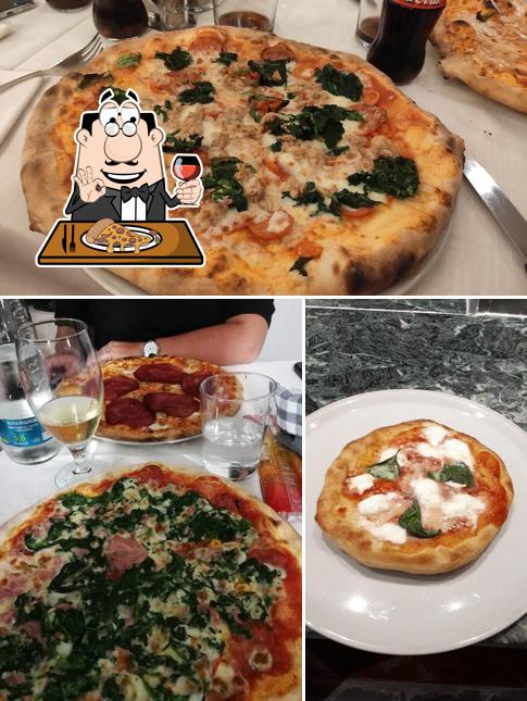 Order pizza at Ristorante Pizzeria Le Piazze di Zio Fò