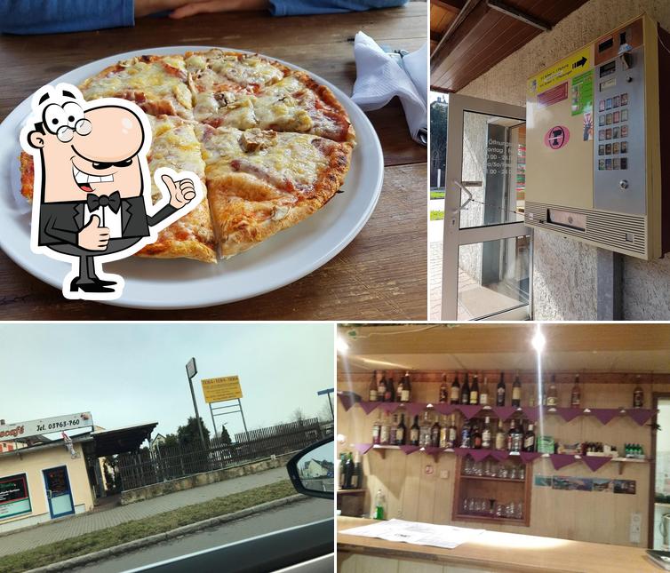See this picture of Pizza Italia