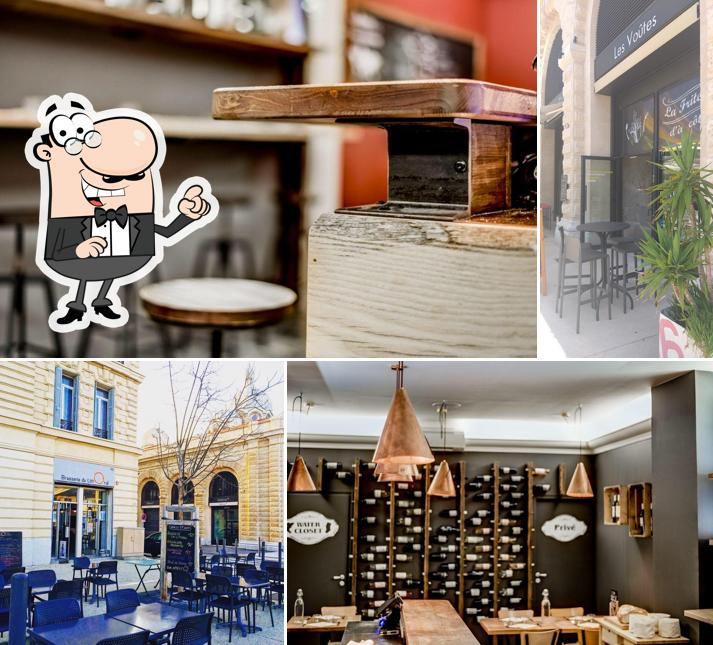 Посмотрите на внутренний интерьер "Brasserie du Littoral"