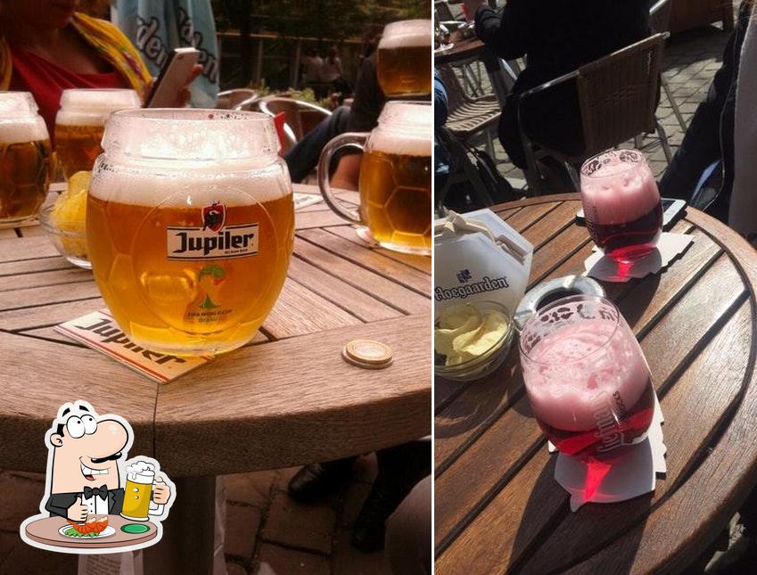 Bestellt ein Glas helles oder dunkles Bier