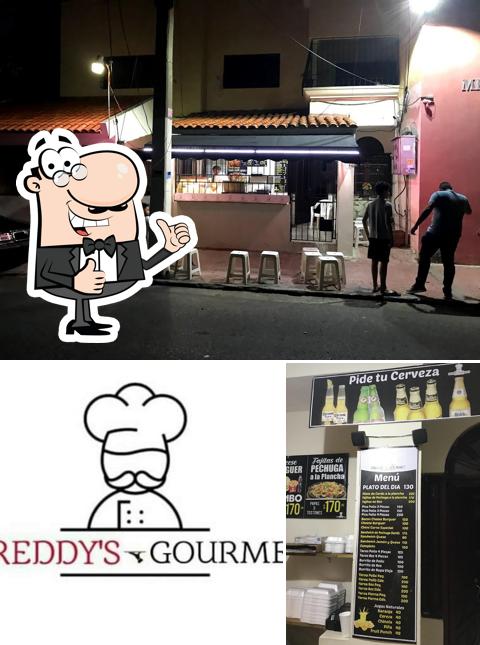 Look at the photo of Freddys'Gourmet