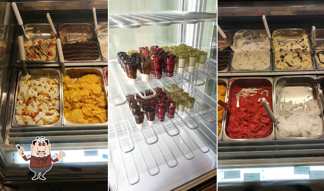 Platti al Gelateria Mori Yogurteria