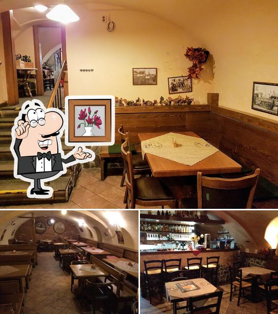El interior de Reštaurácia Pivnice u Kozla
