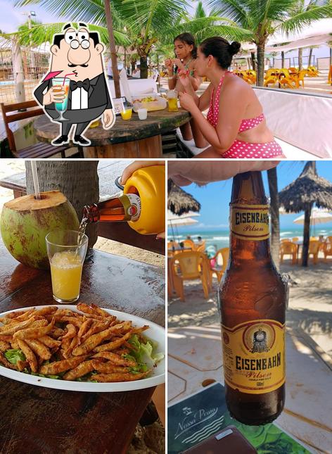 A Barraca Nossa Praia se destaca pelo bebida e interior