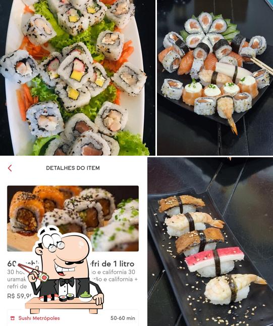 Rolos de sushi são oferecidos por Sushi metrópoles