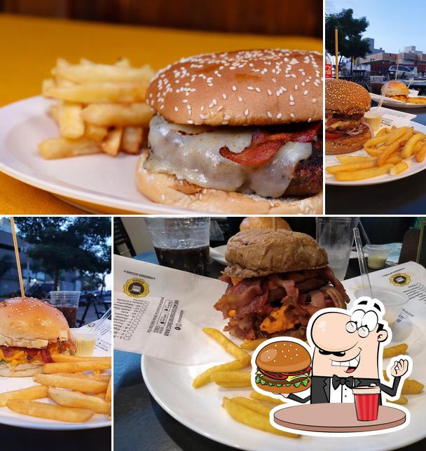 Delicie-se com um hambúrguer no Coreu Burguer - Buritis