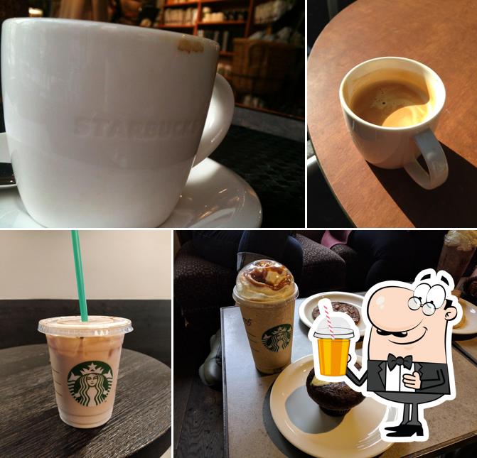 Starbucks serve un'ampia varietà di cose da bere