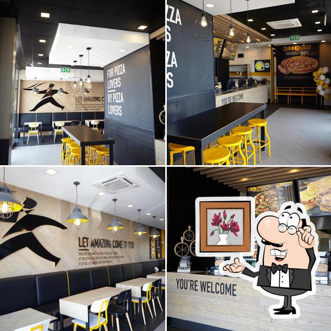 L'intérieur de Debonairs Pizza