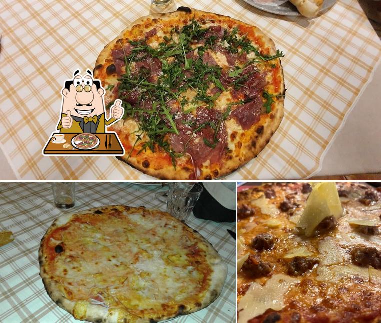 A Osteria Pizzeria La Calchera, puoi prenderti una bella pizza