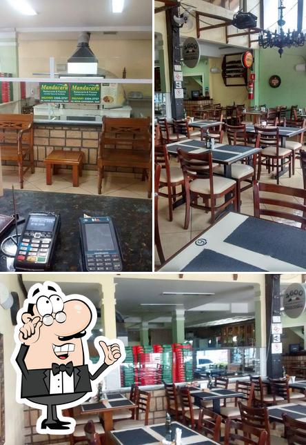 O interior do Pizzaria 4600