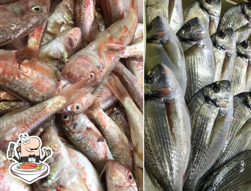 NERO DI Seppia Pesaro e Urbino serve un menu per gli amanti del pesce