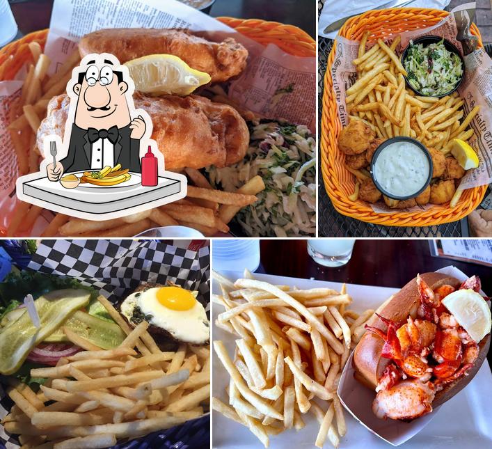 Lookout Tavern, 8 Seaview Ave in Oak Bluffs - Restaurant menu and reviews