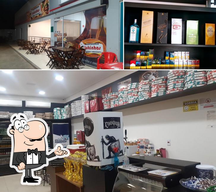 O interior do Lukinhas Lanchonete e Pizzaria