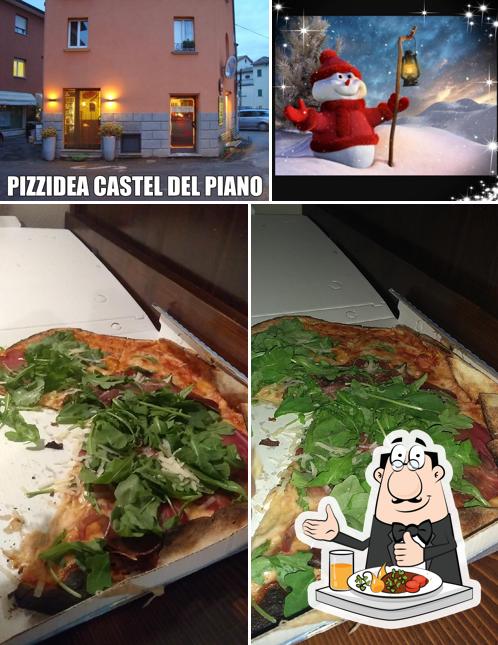 Dai un’occhiata alla foto che raffigura la cibo e esterno di PIZZIDEA CASTEL DEL PIANO