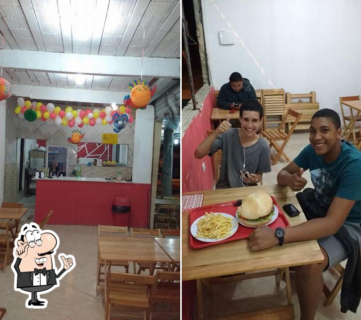 O interior do Duda lanches