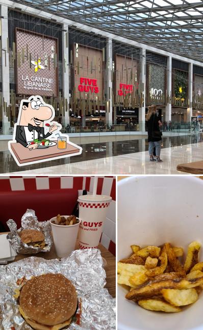 Five Guys Créteil Soleil se distingue par sa nourriture et extérieur