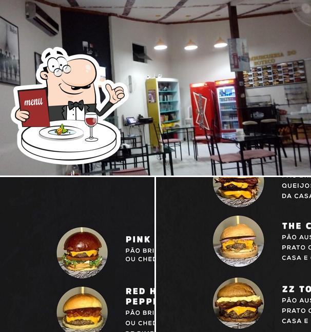 Esta é a foto mostrando comida e interior no HAMBURGUERIA DO BUTECO