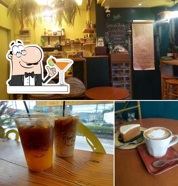 Observa las fotografías que hay de bebida y interior en Choo's Croissant
