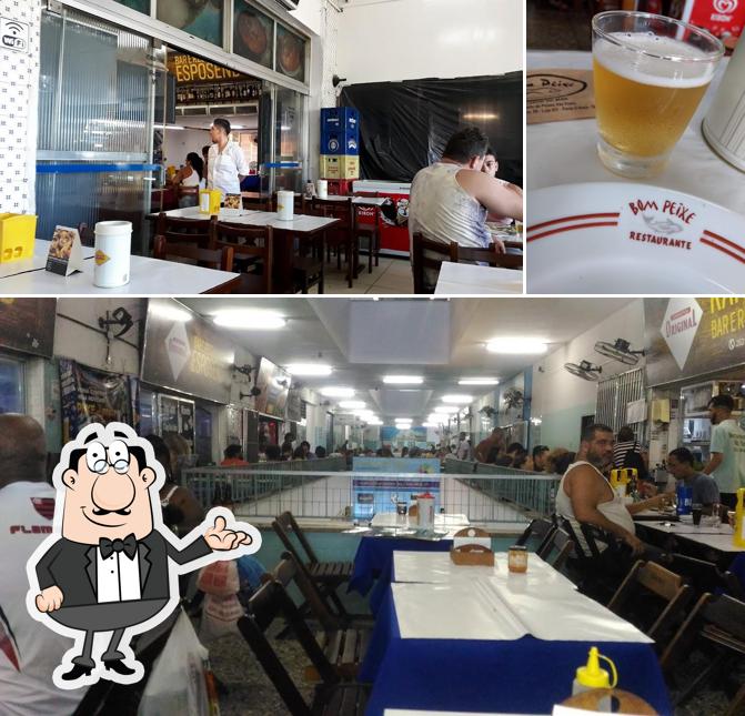 Dê uma olhada a imagem apresentando interior e cerveja no Bom Peixe Restaurante