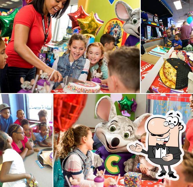 Aquí tienes una imagen de Chuck E. Cheese