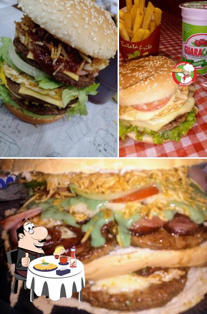 Os hambúrgueres do AD FARIA HAMBURGUERIA & PIZZARIA irão saciar diferentes gostos