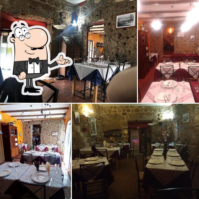 Gli interni di La Taverna Delle Forre