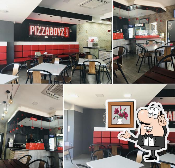 L'intérieur de Pizzaboyz Florida Road