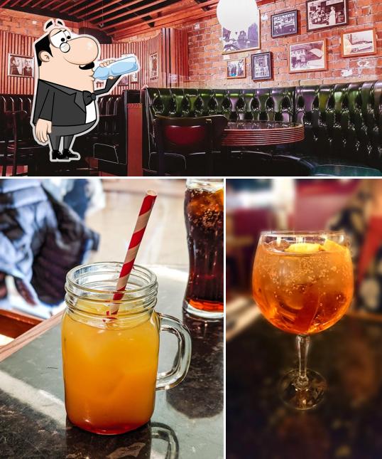 The photo of drink and food at Frankie & Benny's