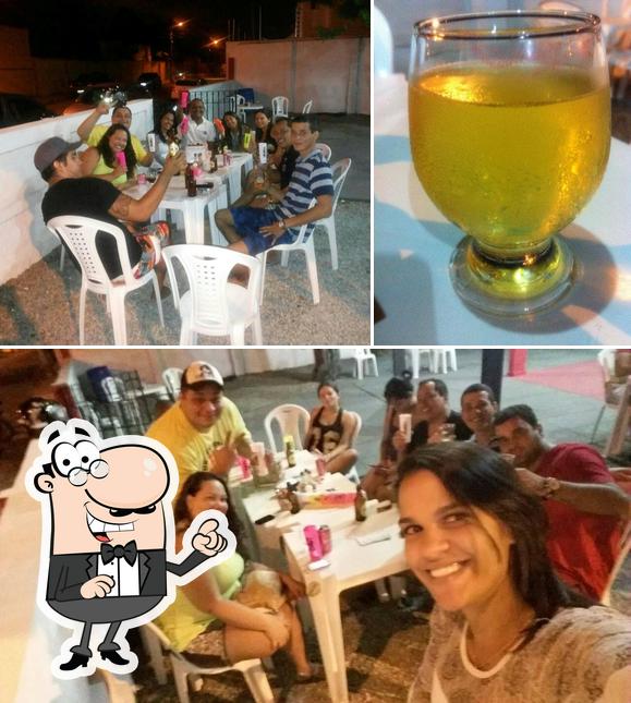 Dê uma olhada a ilustração apresentando interior e cerveja a Rancho Espeto Churrascaria